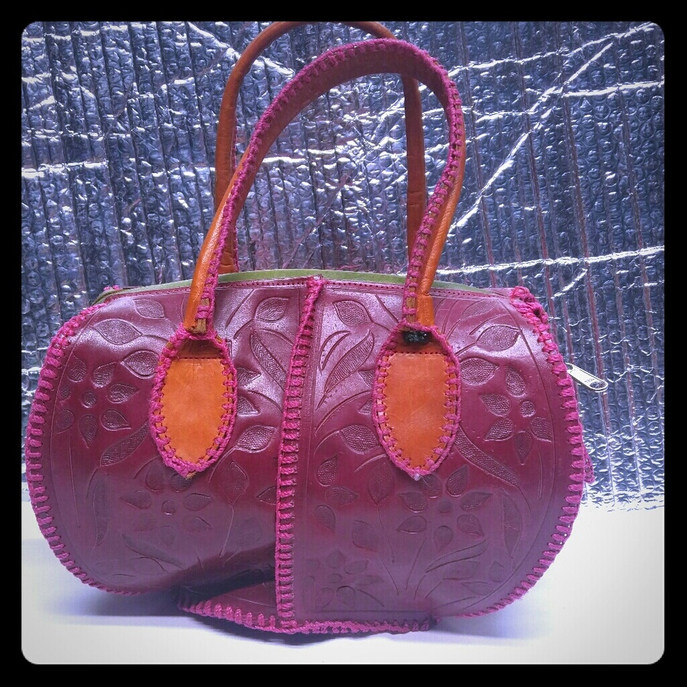 Gorgeous! Leaders In Leather Maroon Tooled purse
